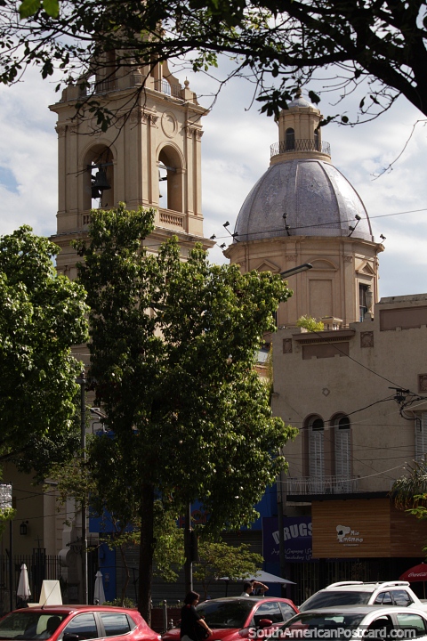 A catedral de Santiago del Estero foi inaugurada em 1877 e transformada em monumento nacional em 1953. (480x720px). Argentina, Amrica do Sul.