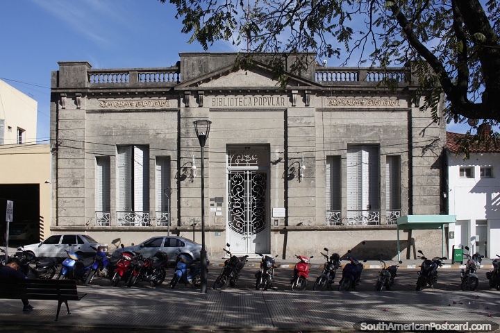 Biblioteca Domingo Faustino Sarmiento fundada em 1904 em La Paz. (720x480px). Argentina, Amrica do Sul.