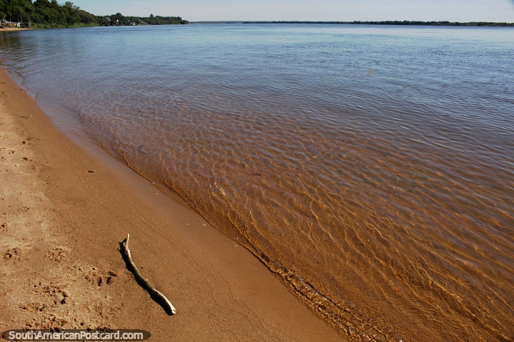 Ripples in the clear waters of the magnificent Parana River in Ituzaingo. (720x480px). Argentina, South America.
