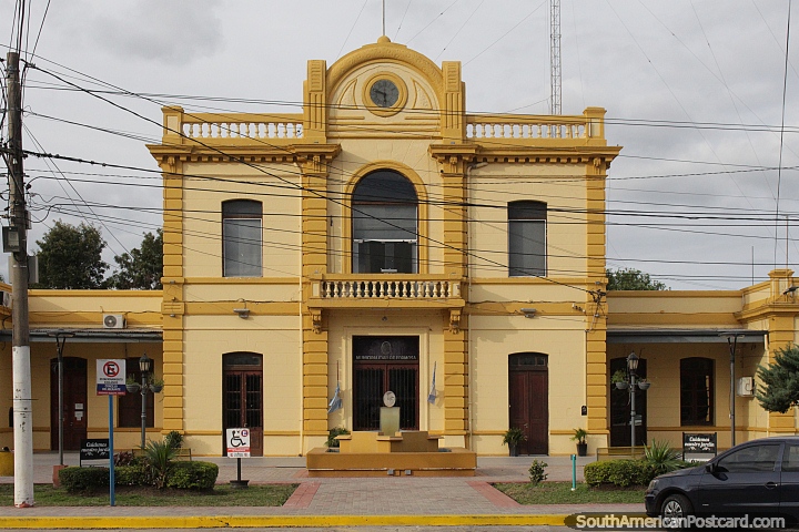 Oficinas Municipales, un edificio histrico cerca del malecn de Formosa. (720x480px). Argentina, Sudamerica.