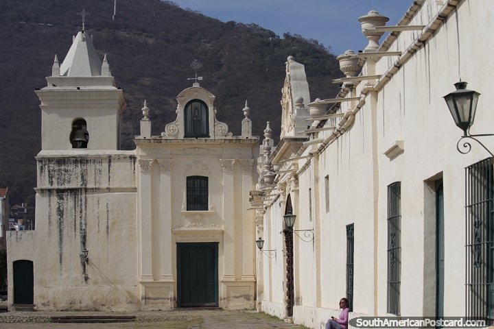 Convento de San Bernardo em Salta construdo no final do sculo XVI abaixo do morro. (720x480px). Argentina, Amrica do Sul.