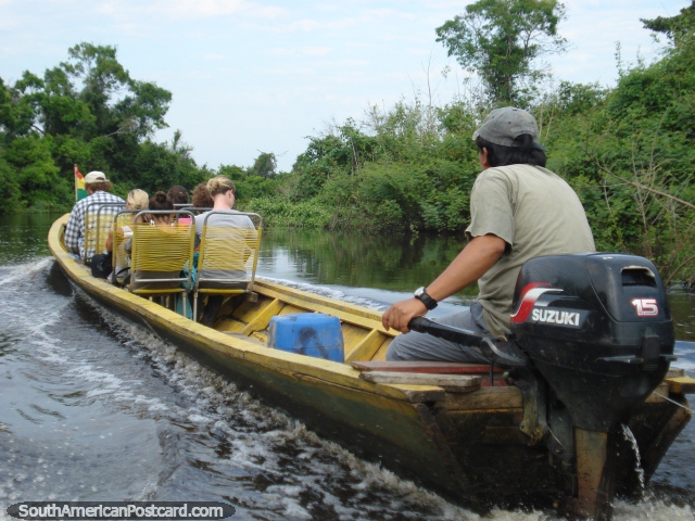 Um grupo de viagem no rio em Rurrenabaque pampas. (640x480px). Bolvia, Amrica do Sul.