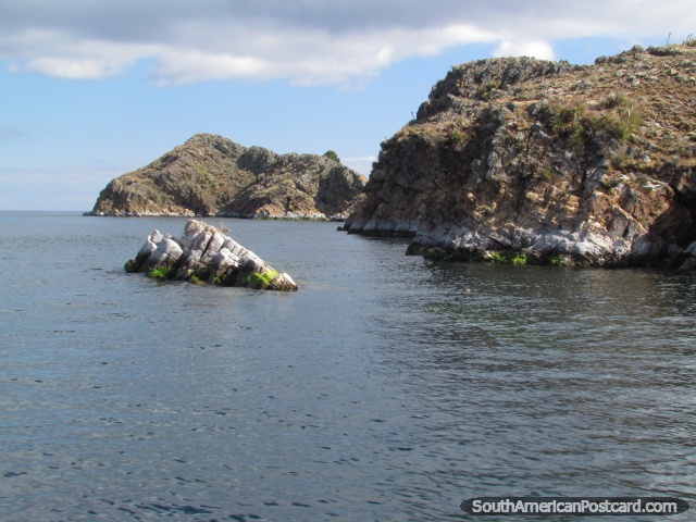 Small islands and rocks in Lake Titicaca. (640x480px). Bolivia, South America.