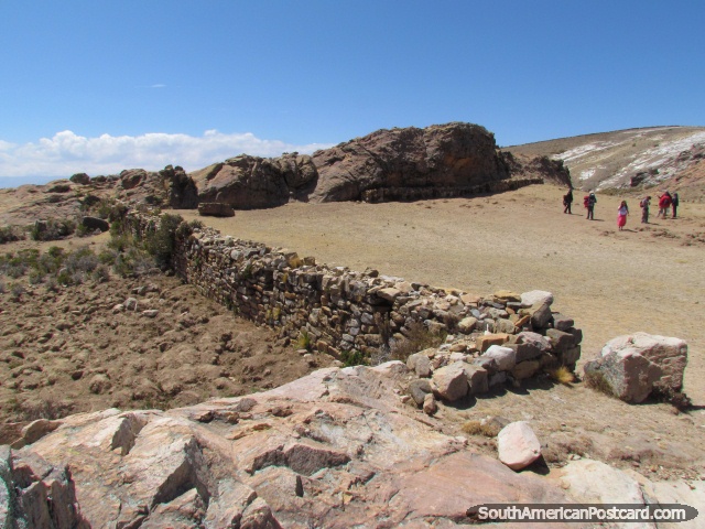 Hay ruinas de los incas en Isla del Sol en Lago Titicaca. (640x480px). Bolivia, Sudamerica.