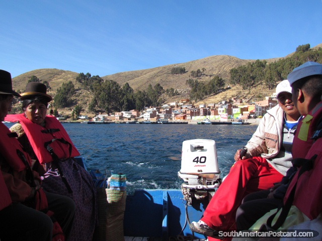 Cruzar o Lago Titicaca por barco de San Pedro de Tiquina. (640x480px). Bolívia, América do Sul.