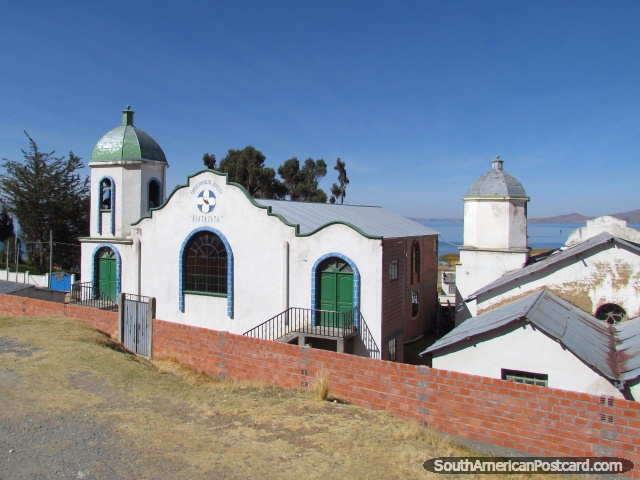 Igreja Huatajata junto do Lago Titicaca entre Copacabana e La Paz. (640x480px). Bolvia, Amrica do Sul.