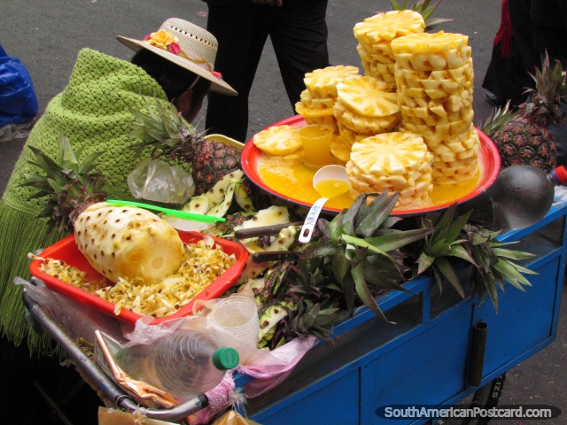 Suco de abacaxi de venda em rua de La Paz. (640x480px). Bolvia, Amrica do Sul.