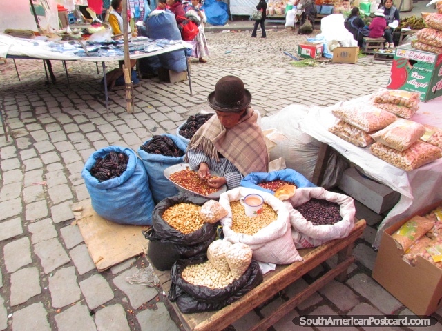 Black corn and beans for sale at Mercado Rodriguez, La Paz. (640x480px). Bolivia, South America.