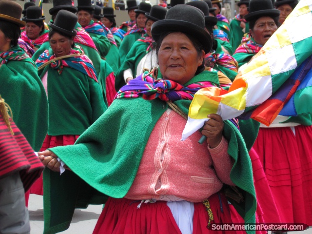 Mulheres de xales verdes e chapus pretos em La Paz. (640x480px). Bolvia, Amrica do Sul.