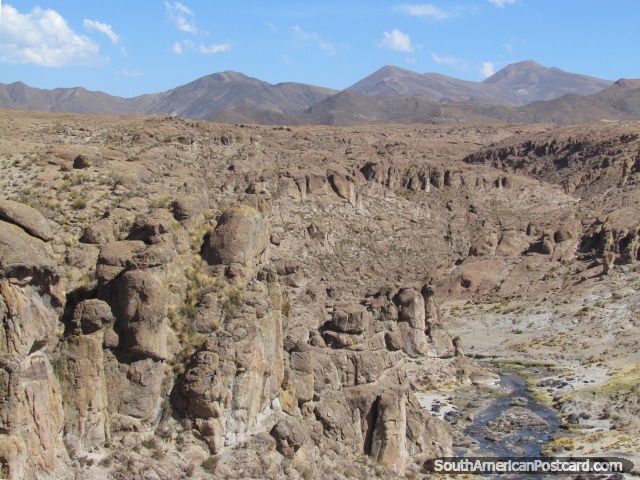 Paisagem de Idade da Pedra de rochas e seixos rolados entre Tica Tica e Potosi. (640x480px). Bolvia, Amrica do Sul.