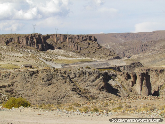 On the road amongst the rock formations between Uyuni and Potosi. (640x480px). Bolivia, South America.