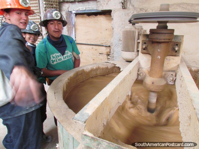 El haciendo el agua sola extraer la plata en minas de Potosi. (640x480px). Bolivia, Sudamerica.