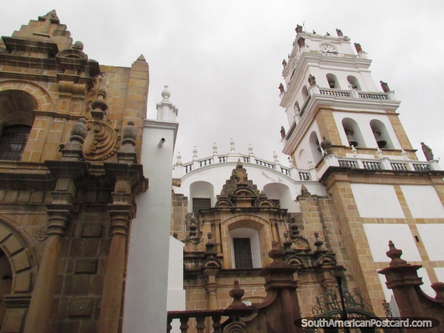 Catedral en Sucre, vea del lado. (640x480px). Bolivia, Sudamerica.
