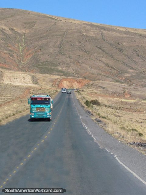 Carretera 1 entre La Paz y Desaguadero. (480x640px). Bolivia, Sudamerica.