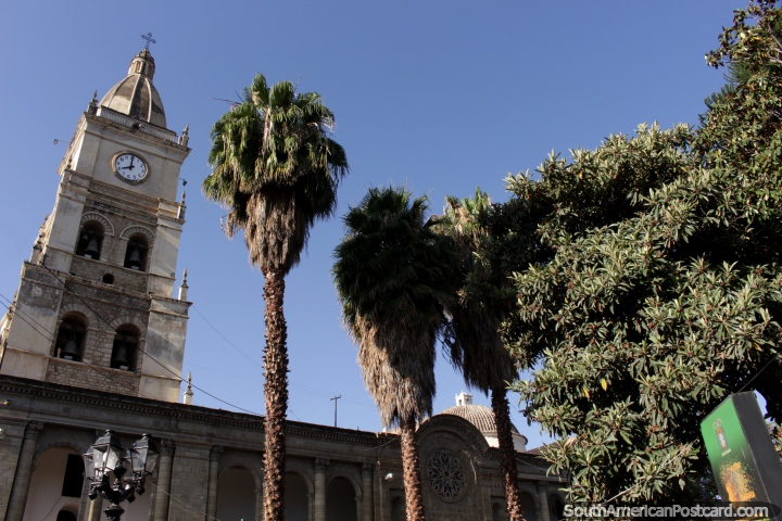 Catedral de Cochabamba - Catedral Metropolitana de San Sebastian. (720x480px). Bolvia, Amrica do Sul.