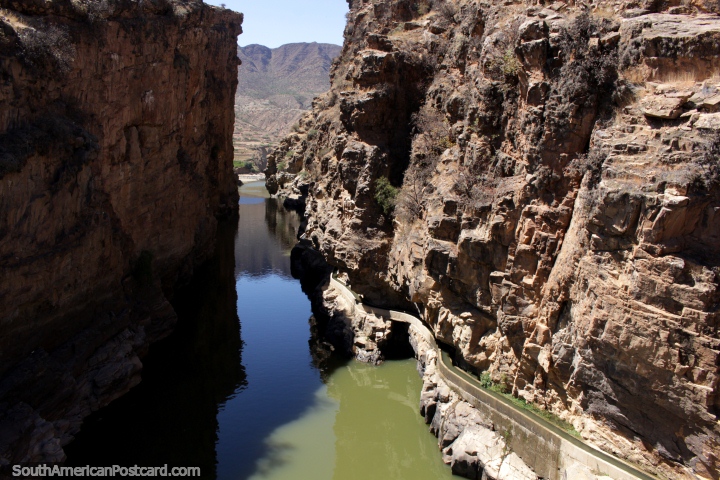 Canon de la Angostura, amazing canyon, sight from the wine tour in Tarija. (720x480px). Bolivia, South America.
