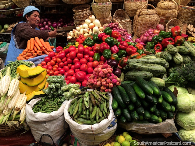 O Mercado central em Sucre tem verduras de primeira qualidade e fruto cada dia, melhor do que um supermercado. (640x480px). Bolvia, Amrica do Sul.
