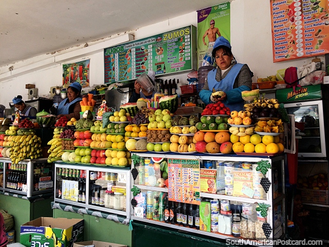 O melhor fruto de qualidade faz os melhores sucos de fruta fresca no Mercado Central em Sucre. (640x480px). Bolvia, Amrica do Sul.