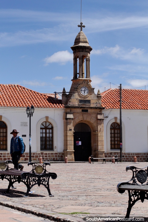 Museo de iconografico del escritor con la histrica torre del reloj en Recoleta en Sucre. (480x720px). Bolivia, Sudamerica.