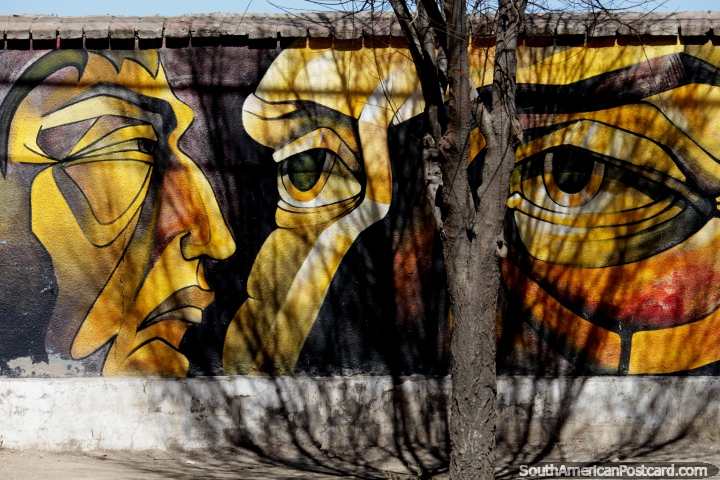 As caras srias de guerreiros indgenas com olhos potentes, arte de rua em Oruro. (720x480px). Bolvia, Amrica do Sul.