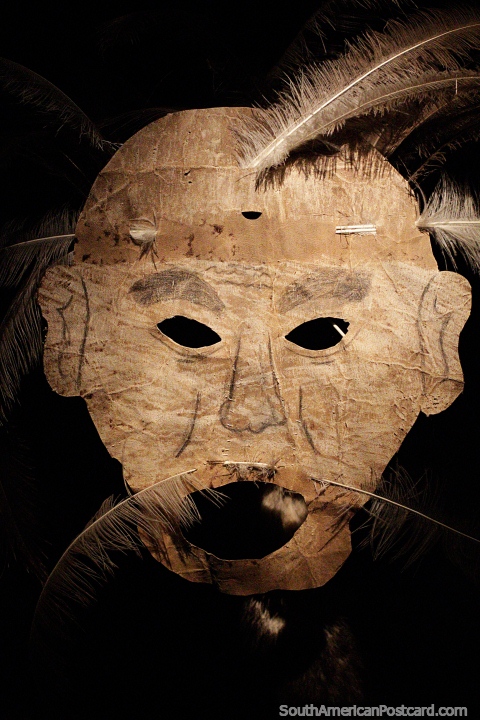 Karay Careta, uma mscara fina criou mofo do couro com penas, museu de Musef, La Paz. (480x720px). Bolvia, Amrica do Sul.