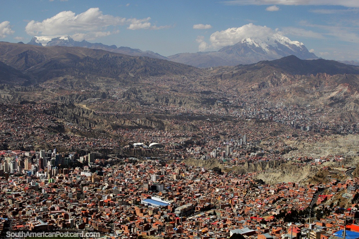 O monte Illimani, o 2o pico mais alto na Bolvia, a primeira subida foi em 1898, a cidade de La Paz. (720x480px). Bolvia, Amrica do Sul.