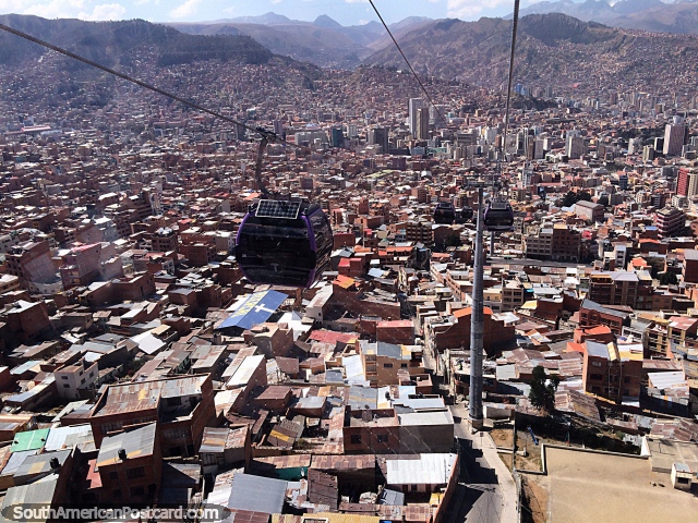 Wow assombroso, os carros de fio Metro tomam-no para vises espetaculares de La Paz. (640x480px). Bolvia, Amrica do Sul.