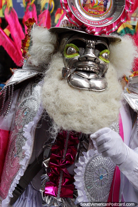 Increble mscara y vestuario, Bolivia es un gran lugar para desfiles y carnavales, La Paz. (480x720px). Bolivia, Sudamerica.