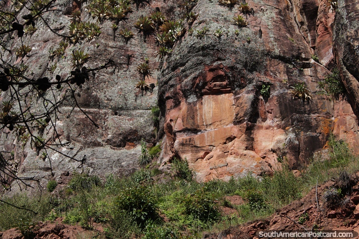 El rostro del Inca aparece naturalmente en una formacin rocosa alrededor de la fortaleza en Samaipata. (720x480px). Bolivia, Sudamerica.