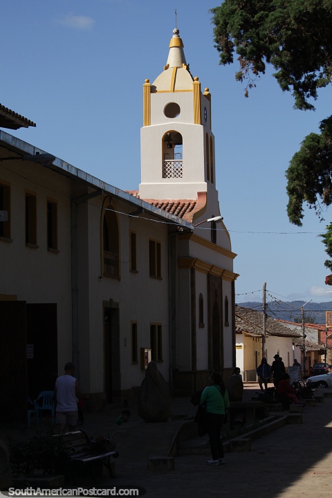 Iglesia Nuestra Seora de la Candelaria en Samaipata. (480x720px). Bolivia, Sudamerica.
