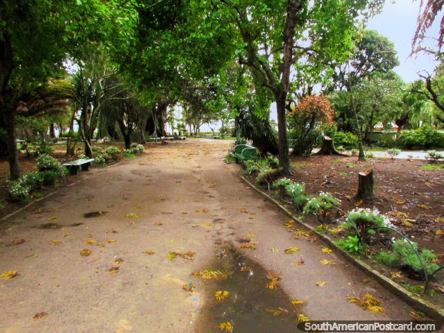 Parque agradable en Rio Grande - Plaza Xavier Ferreira. (640x480px). Brasil, Sudamerica.