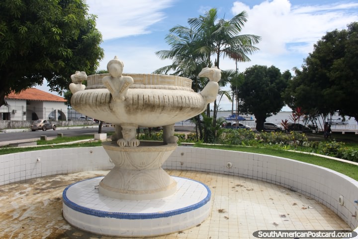 A waterless fountain at plaza Praca Barao near the river in Santarem. (720x480px). Brazil, South America.