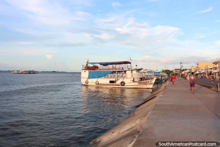 The waterfront in Santarem on a nice sunny day, a nice place to walk. (720x480px). Brazil, South America.