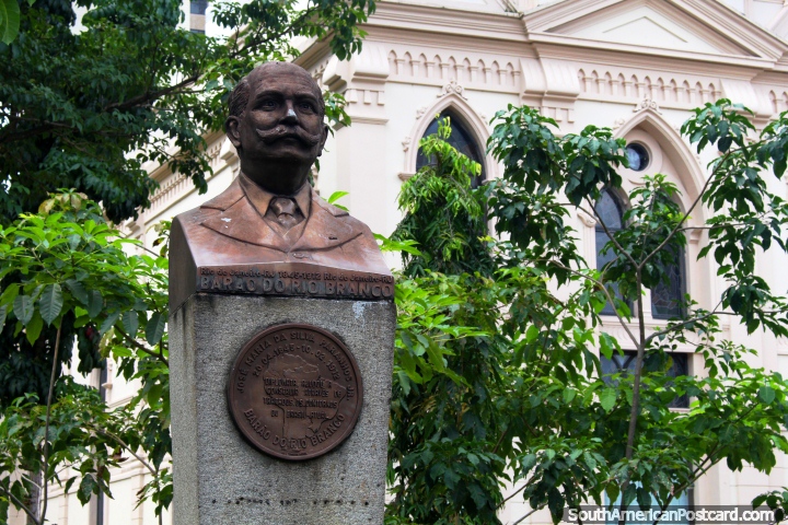 Bust of Jose Maria da Silva Paranhos (1819-1880), a politician and journalist, Belem. (720x480px). Brazil, South America.