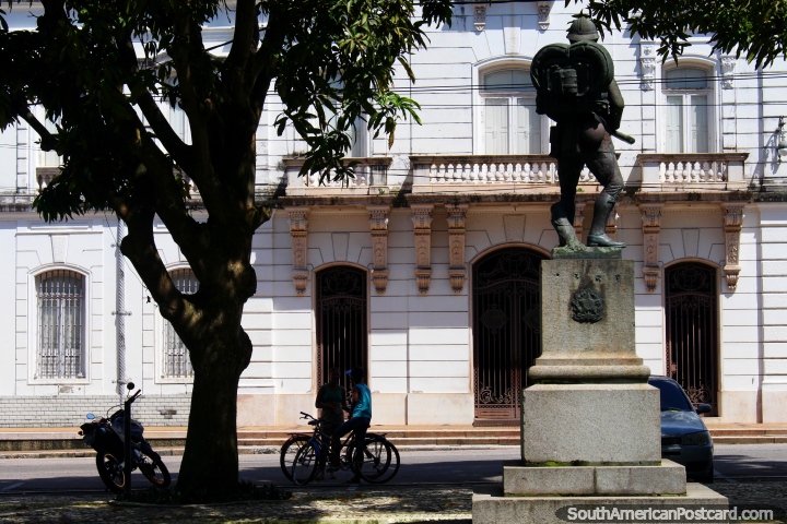 Soldier statue stands in front of the palace beside plaza Praca D. Pedro II in Belem. (720x480px). Brazil, South America.
