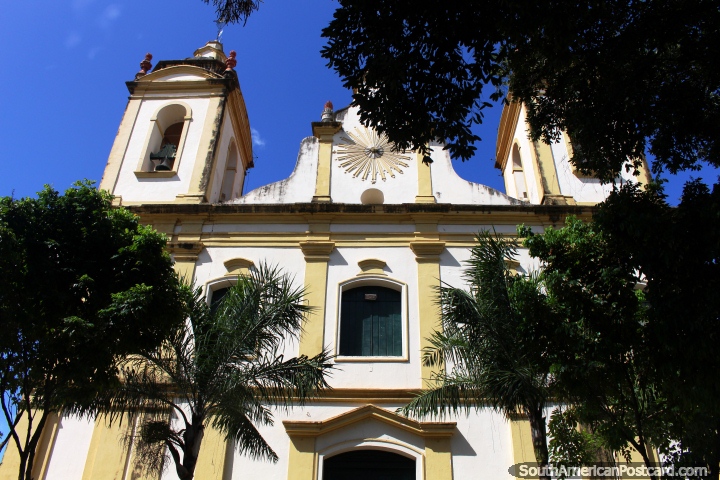 Colonial Baroque church in Belem - Igreja de Nossa Senhora do Rosario dos Homens Pretos. (720x480px). Brazil, South America.