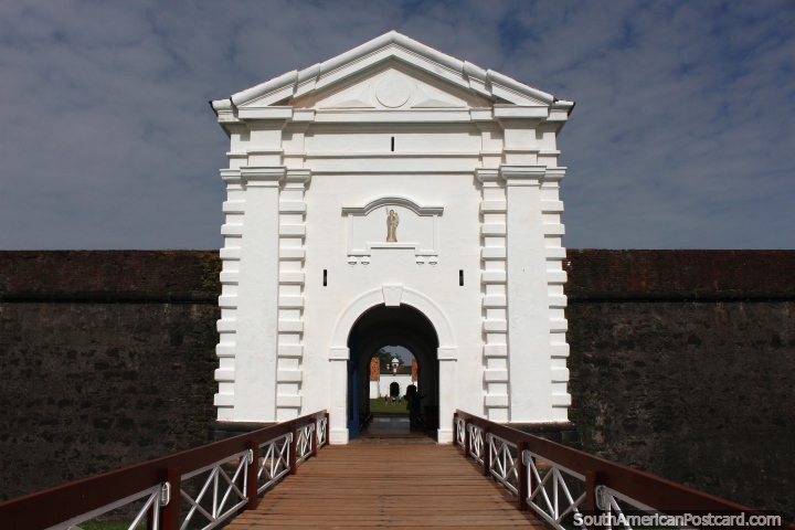 The arched entrance into the fort in Macapa - Fortaleza de Sao Jose. (720x480px). Brazil, South America.