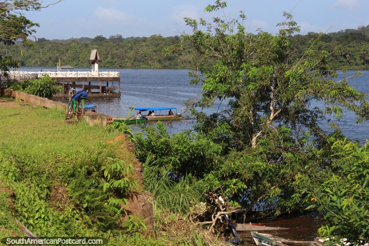 Las orillas del Río Oyapock separar Brasil y la Guayana Francesa en Oiapoque. (720x480px). Brasil, Sudamerica.