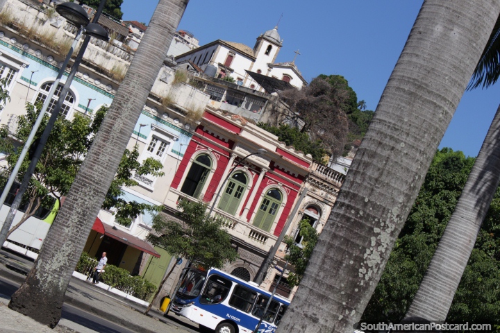 Vizinhana de Lapa com a igreja na colina, Rio de Janeiro. (720x480px). Brasil, Amrica do Sul.