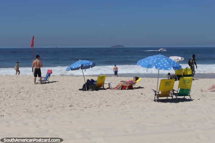 Nada menos que la playa de Copacabana, la famosa playa de Ro de Janeiro. (720x480px). Brasil, Sudamerica.