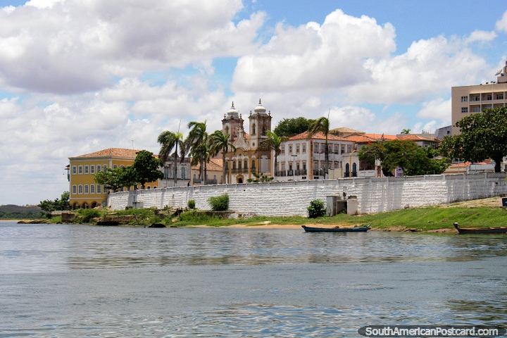 Penedo, view from the river, Museum Paco Imperial e Memorial - yellow building and cathedral. (720x480px). Brazil, South America.