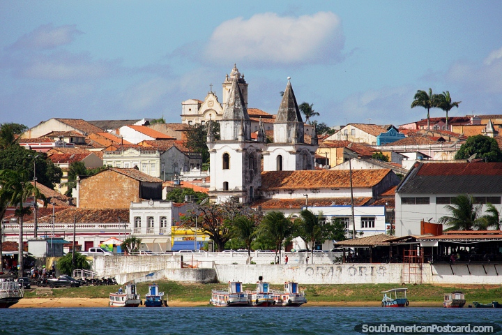 The eye-catching historical center of Penedo, a riverside town. (720x480px). Brazil, South America.