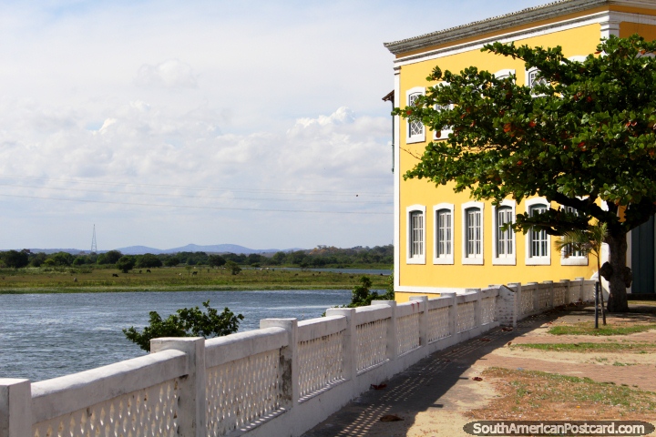 Museum Paco Imperial e Memorial and the Sao Francisco River in Penedo. (720x480px). Brazil, South America.