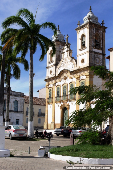 Church Nuestra Senhora Corrente and palm trees in Penedo. (480x720px). Brazil, South America.