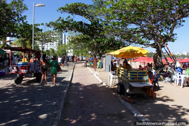 The walkway between Pajucara Beach and the road in Maceio. (720x480px). Brazil, South America.