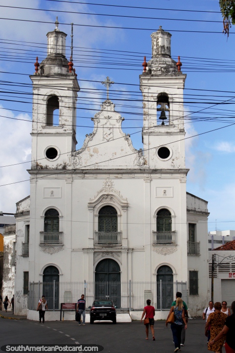 Igreja de Sao Goncalo em Recife, as capelas expem a data desde 1712. (480x720px). Brasil, Amrica do Sul.