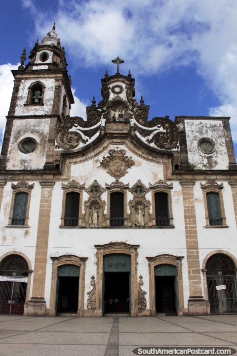 A baslica faz Carmo, concludo em 1767, construdo na arquitetura de estilo barroca, Recife. (480x720px). Brasil, Amrica do Sul.