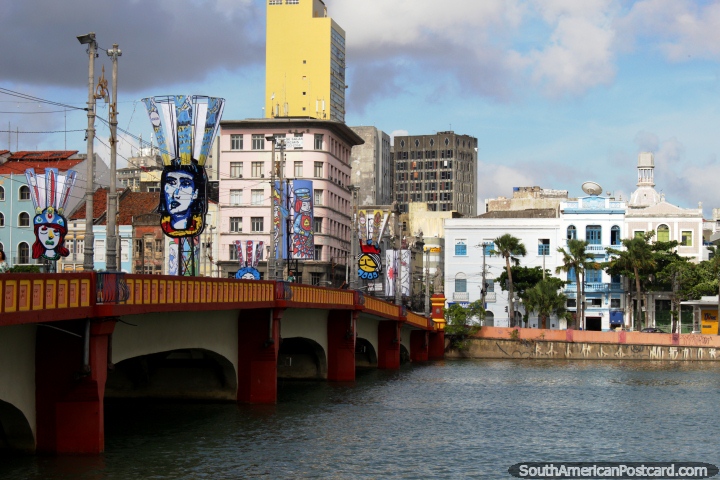 Mauricio de Nassau Bridge, Recife, located where the 1st bridge in Latin America was built by the Dutch in 1643, it was reconstructed in 1917. (720x480px). Brazil, South America.