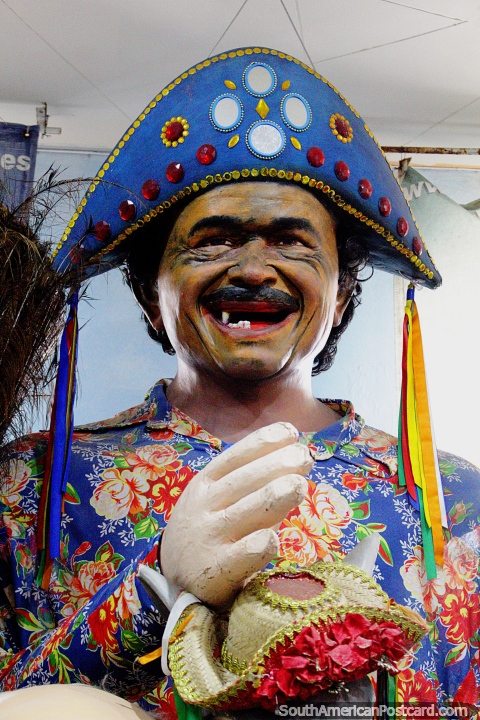 O capito de estampado colorido Pugwash conclui com dentes ausentes no Museu Bonecos em Recife. (480x720px). Brasil, Amrica do Sul.