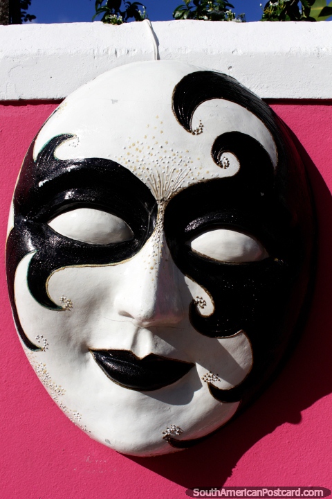 Black and white mask with an interesting pattern in Olinda, a little like Gene Simmons. (480x720px). Brazil, South America.